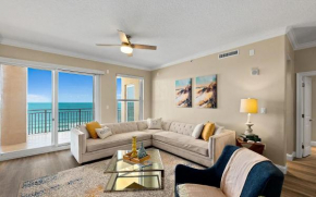 Oceanfront Escape With Panoramic Views